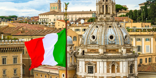 Italien und Patriotismus: Duftbäume mit der Italienischen Flagge als Symbol der Liebe zur Heimat